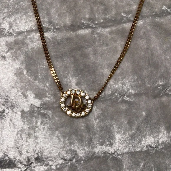 🛑SOLD🛑Christian Dior preloved diamond necklace excellent condition size 8”Long - Picture 6 of 7